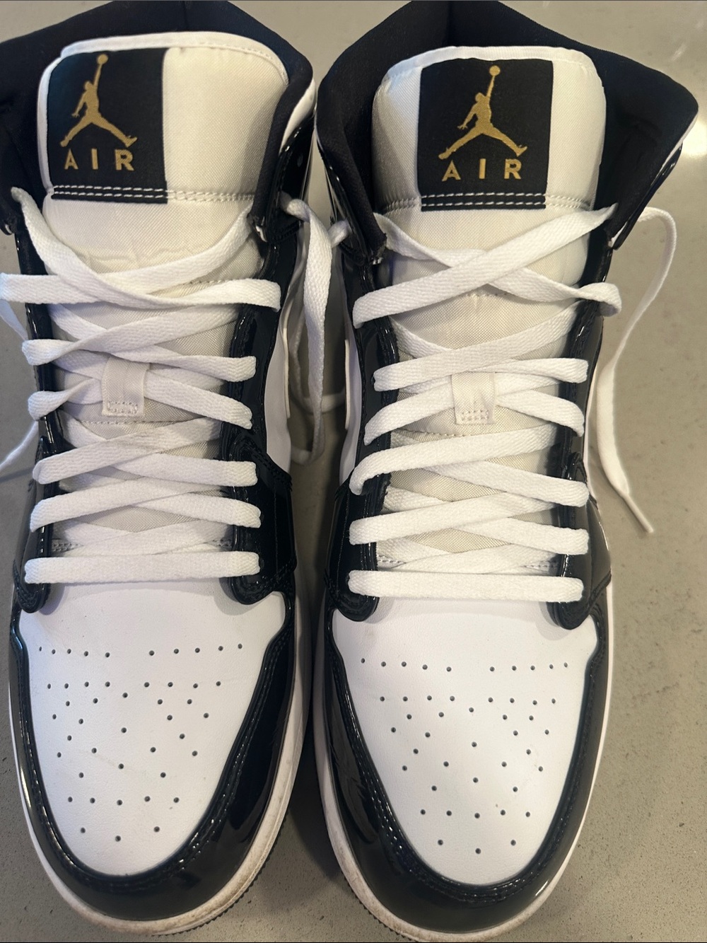 Nike Air Jordan 1 Mid — White, Black & Gold - Picture 2 of 5